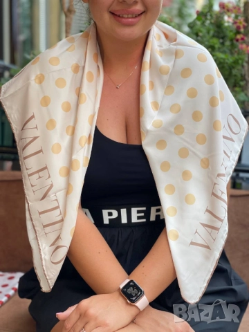 шал valentino garavani, снимка 9 - Шалове - 51454100