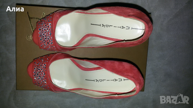 Високи червени елегантни велурени обувки -италиански 37, снимка 13 - Сандали - 16038615