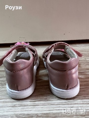 Розови сандали, снимка 4 - Детски сандали и чехли - 41324987