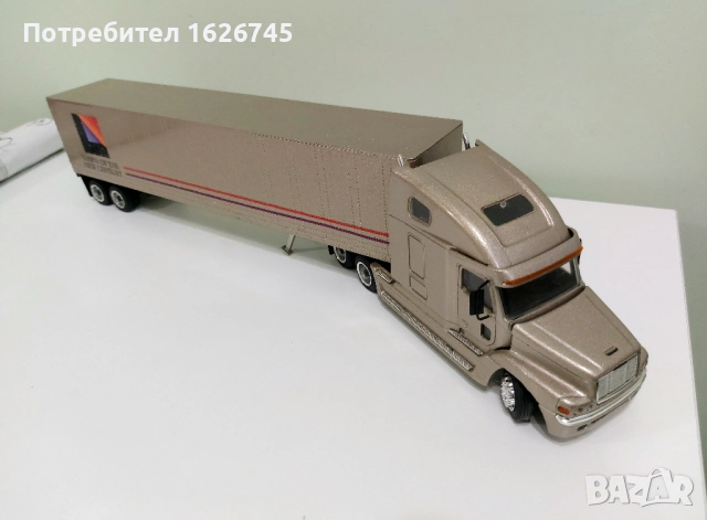FREIGHTLINER CENTURY 1:43 NZG, снимка 2 - Колекции - 52910053
