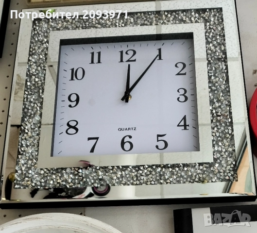 стенен огледален часовник