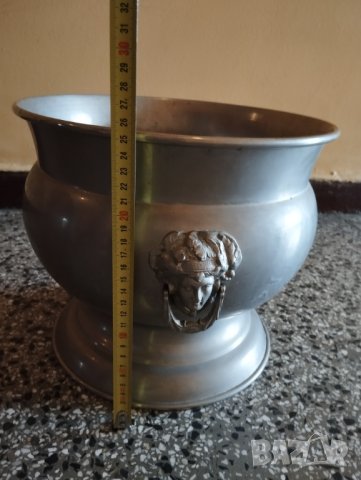 голяма месингова кашпа, снимка 2 - Антикварни и старинни предмети - 41084529