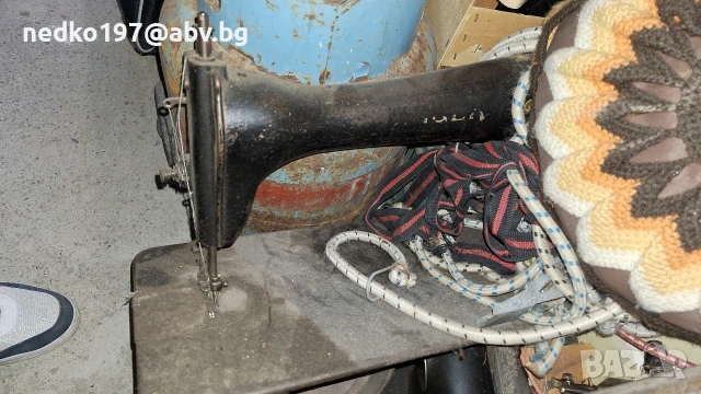 продавам стари шевни машини за ремонт и за резервни части