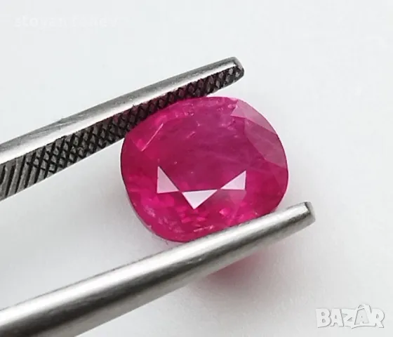 Естесвен рубин в разкошен цвят с перфектна форма и тегло 2.22кт.! Нов!, снимка 11 - Други - 48293260