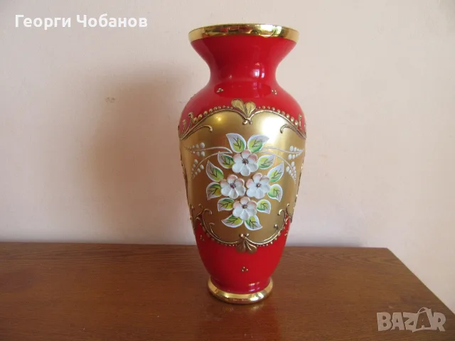 Червена ваза с позлата и флорални мотиви., снимка 6 - Вази - 55963127