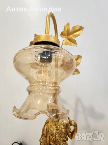 Декоративна настолна лампа с женска фигура, снимка 7 - Настолни лампи - 53108330