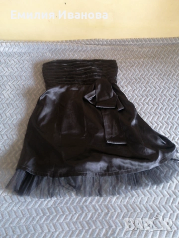 Официална рокля. 