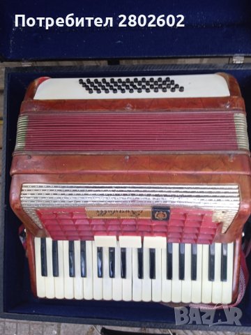 Продавам акордеон Скандали Scandalli