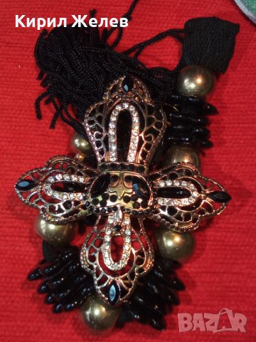 МНОГО ИНТЕРЕСНО ПОЗЛАТЕНО УКРАШЕНИЕ с КРИСТАЛИ - ФРЕНСКА АРИСТОКРАТИЧНА СИМВОЛИКА 30160, снимка 2 - Други - 37901261