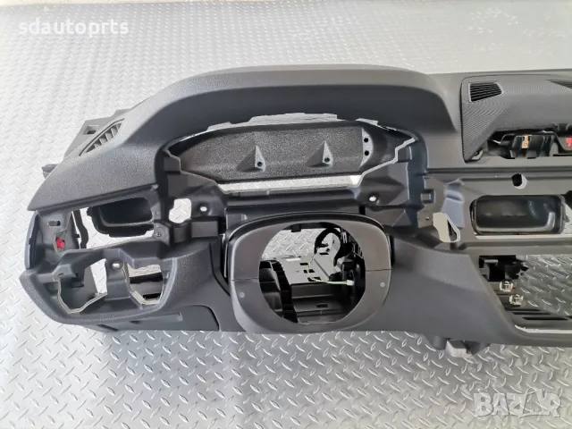 Ново Табло BMW 5 G30 G31 G38 Lci без HUD Черно гума, снимка 6 - Части - 50307535