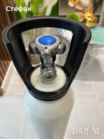 Кислородна бутилка 7,5л. с редуцир вентил и овлажнител (нова и пълна)