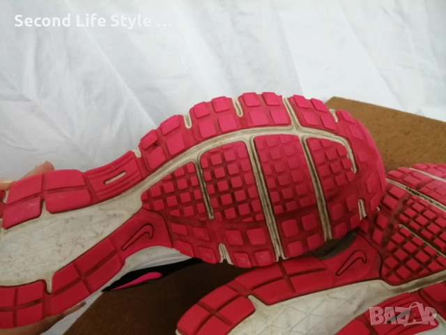 Номер 40 Nike оригинални дамски маратонки Revolution Running, снимка 8 - Маратонки - 52877940