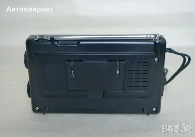 Портативно световно радио Grundig Yacht Boy 205, снимка 5 - Радиокасетофони, транзистори - 50404493