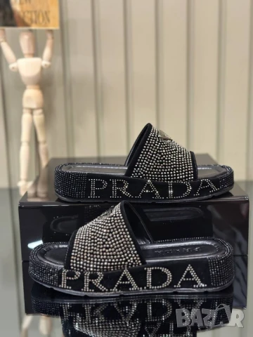 чехли prada 