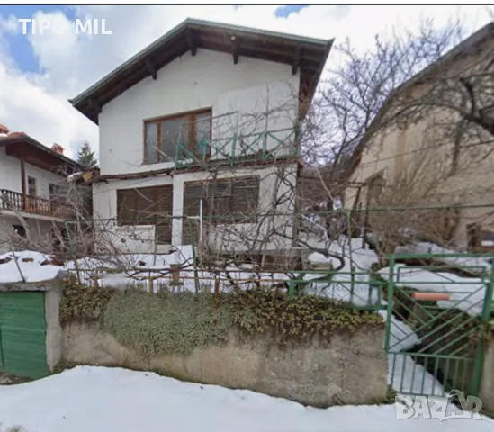 Продавам  масивна къща в село Кладница, в центъра на селото, 200 кв.м РЗП + два гаража., снимка 6 - Къщи - 56121611