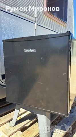 Продавам малък фризер.