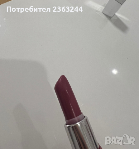 Червило Clinique, снимка 6 - Декоративна козметика - 44747070