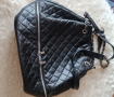 Черна чанта, тип торба, снимка 1 - Чанти - 36303852