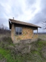 Здрава Хижа с 3.7 дка земя до с. Драганово – Идеална за пчелин, ферма!, снимка 7