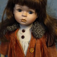 Голяма колекционерска порцеланова кукла намалена, снимка 4 - Колекции - 34066969