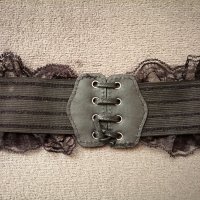 Черен колан/корсет за талия с дантела, еко кожа и връзки, снимка 8 - Корсети, бюстиета, топове - 39484184