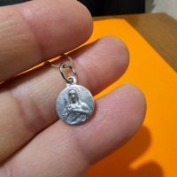 Сребърно синджирче със старинен малък  сребърен медальон с Исус Христос и Дева Мария носете го за да, снимка 1 - Колиета, медальони, синджири - 41795902
