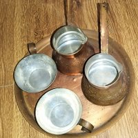Меден сервиз за турско кафе 2 джезвета и 2 чаши с поднос, снимка 15 - Антикварни и старинни предмети - 42158913