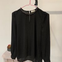 Красива блуза в размер XS, снимка 8 - Блузи с дълъг ръкав и пуловери - 44259939