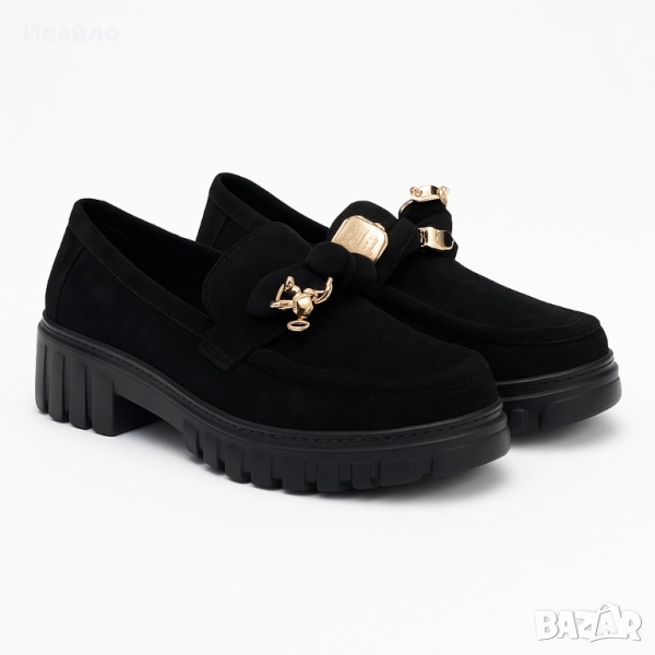 Дамски черни мокасини от еко велур с масивна подметка и златист аксесоар, снимка 1
