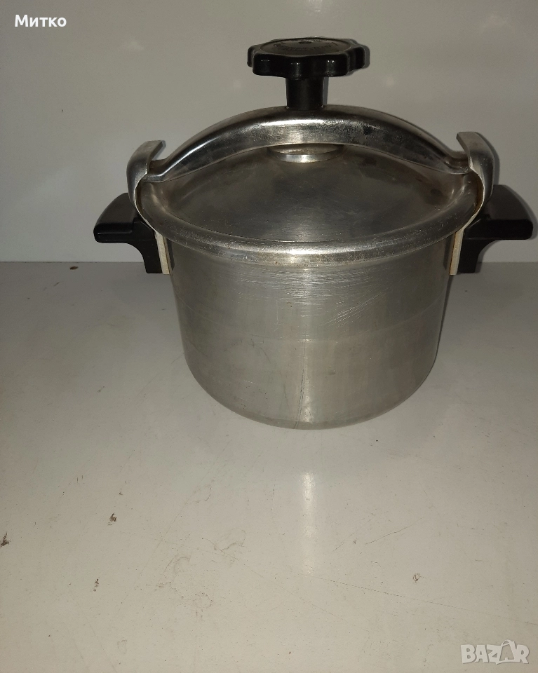 Стара руска тенджера под налягане, снимка 1