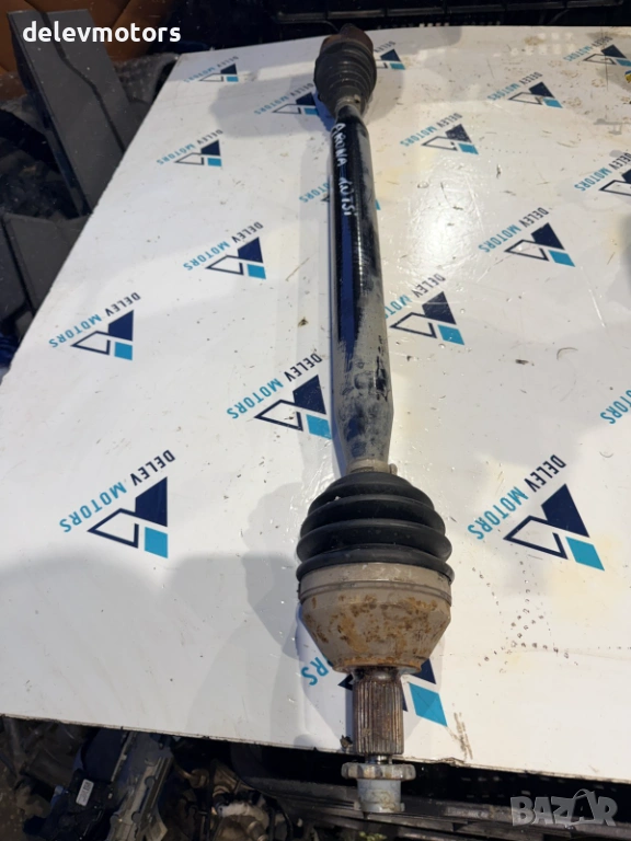 2Q0407272N дясна полуоска от Seat Arona 1.0 TSI, двигател CHZ, 95 кс., 5 ск., 71 000 км., 2019 г., снимка 1