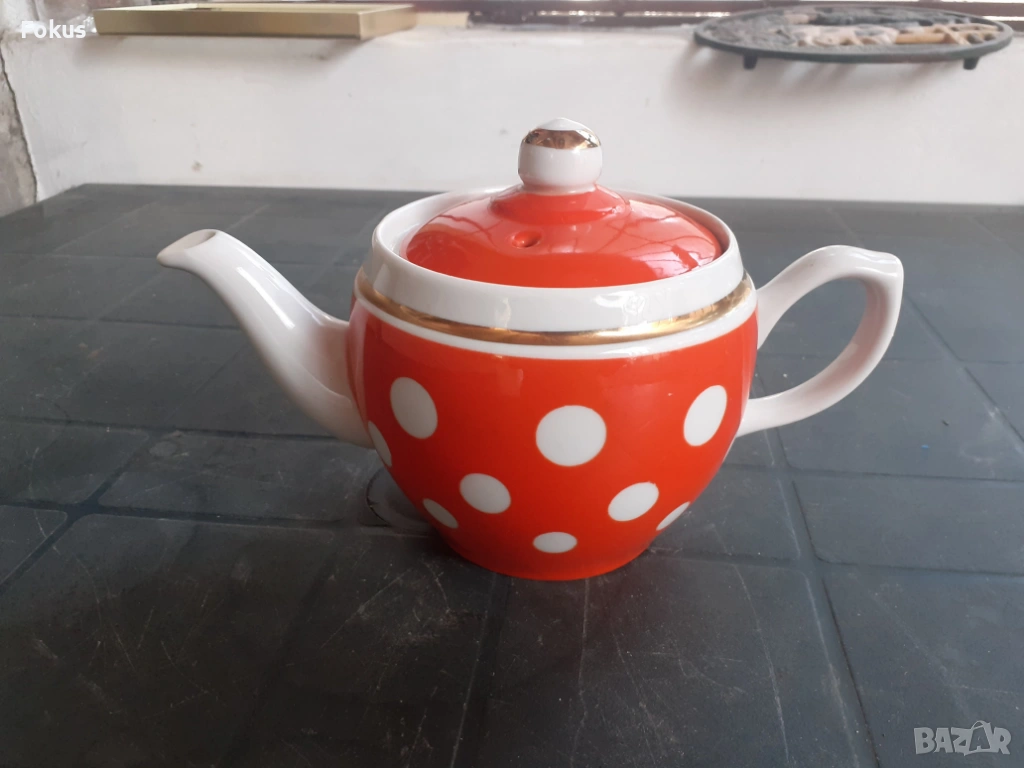 Чайник - руски порцелан с позлата, снимка 1