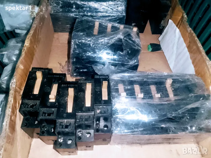 Старите български предпазители за домашните табла за апартаменти 10 16 25 ампера, снимка 1