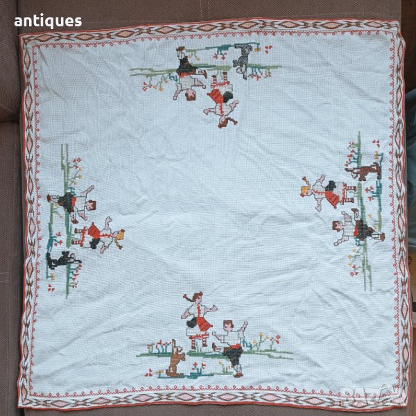 Стар български ковьор с народни мотиви - 60/60см, снимка 1