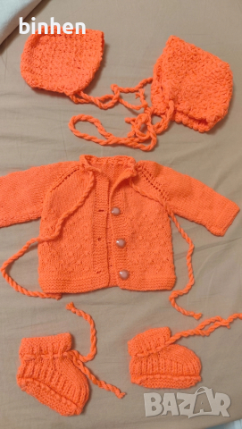 Бебешки нови плетени дрешки 1-3 месеца