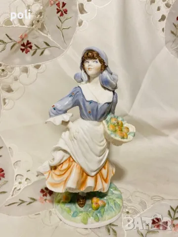 порцеланова статуетка , снимка 1