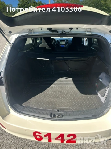 Hyundai I30 1.6 CRDi, снимка 15 - Автомобили и джипове - 53563412