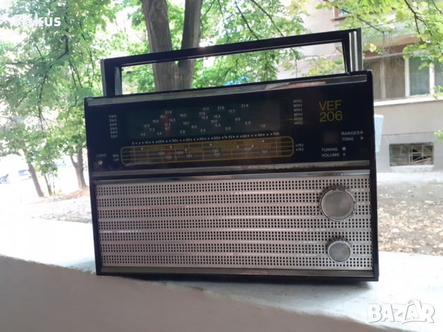 Старо радио VEF, снимка 2 - Антикварни и старинни предмети - 33854011