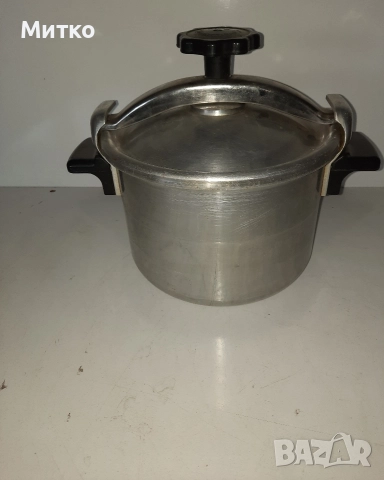 Стара руска тенджера под налягане