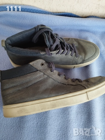 Кецове Ecco номер 44.