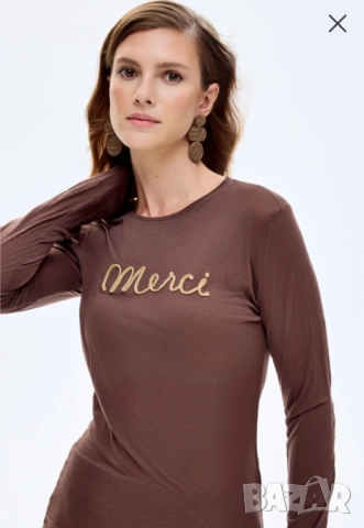 Нежна блуза, фина мрежеста материя, 3д надпис Merci 