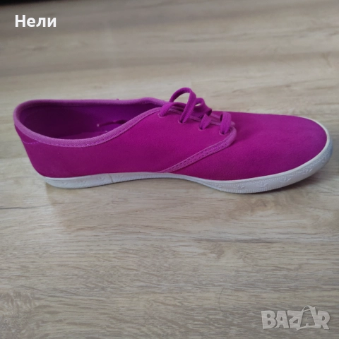 Дамски маратонки Adidas, снимка 3 - Маратонки - 52208505
