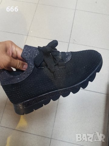 Обувки, снимка 2 - Дамски ежедневни обувки - 42031067