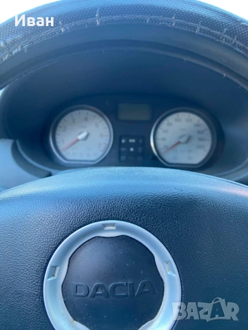 Dacia Logan, снимка 5 - Автомобили и джипове - 53057617