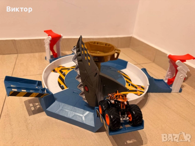 Много Писти Hot Wheels от високия клас, снимка 3 - Коли, камиони, мотори, писти - 52656857