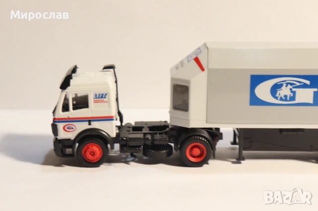 HERPA H0 1/87 MERCEDES BENZ ПРЕВОЗ НА СТЪКЛО КАМИОН МОДЕЛ, снимка 2 - Колекции - 53258470
