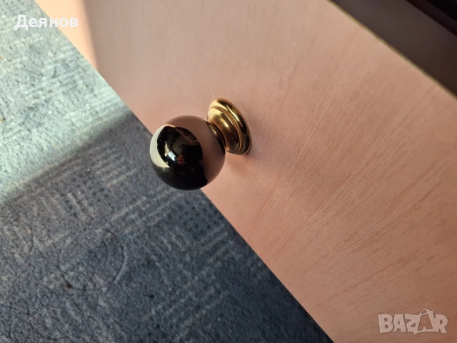  дизайнерски РОЗОВ шкаф. Здрав и масивен. Много запазен., снимка 2 - Шкафове - 51395664