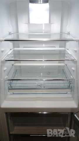 Хладилник с фризер AEG за рграждане, снимка 3 - Хладилници - 52508456