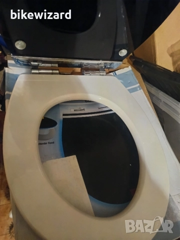 Тоалетна чиния Cornat KSDSC362 "Черен блясък" - Меко LED осветление през нощта, снимка 10 - Други стоки за дома - 52633562