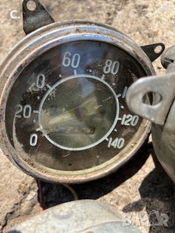 Часовници километражи волга21.жук .ниса.Москвич 403, снимка 4 - Части - 41430633